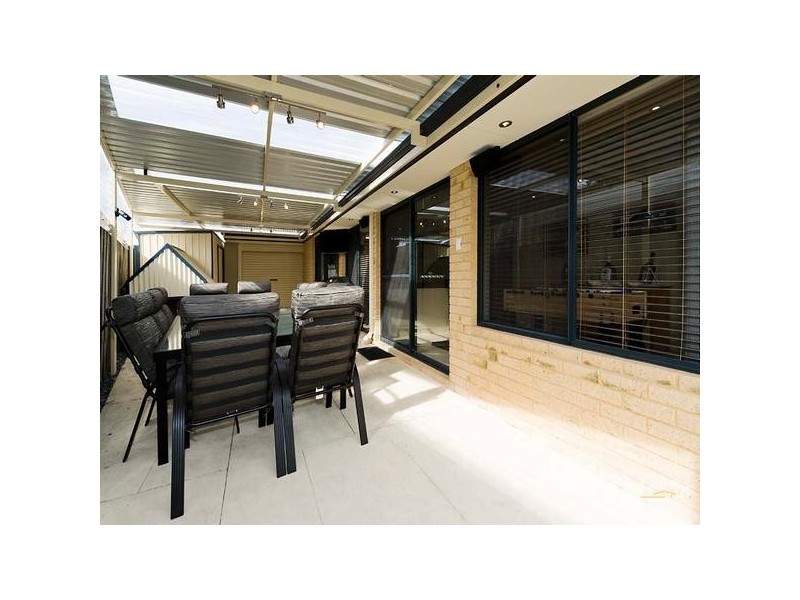 15 Farmaner Parkway, Ellenbrook WA 6069