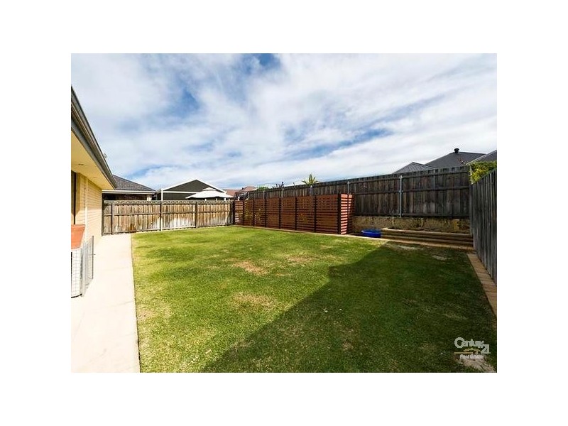 15 Farmaner Parkway, Ellenbrook WA 6069