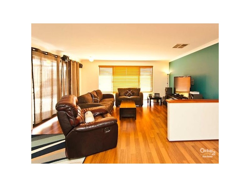18 Alderley Close, Ellenbrook WA 6069