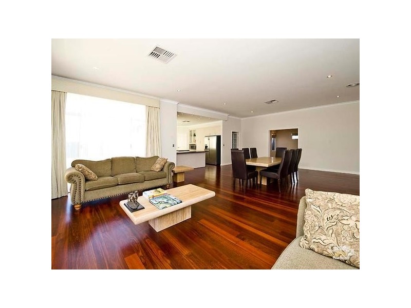 76 Wisful Pde, Aveley WA 6069