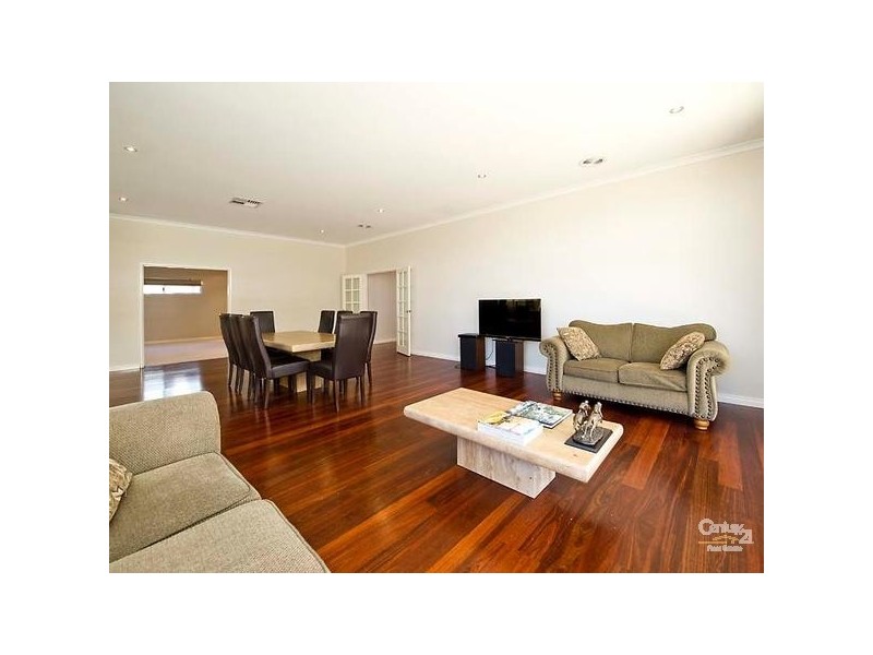 76 Wisful Pde, Aveley WA 6069