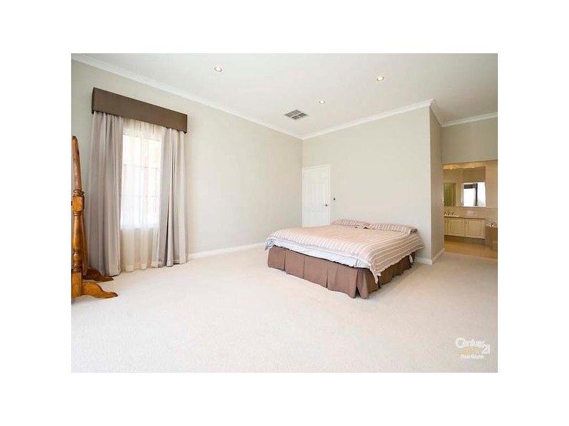 76 Wisful Pde, Aveley WA 6069