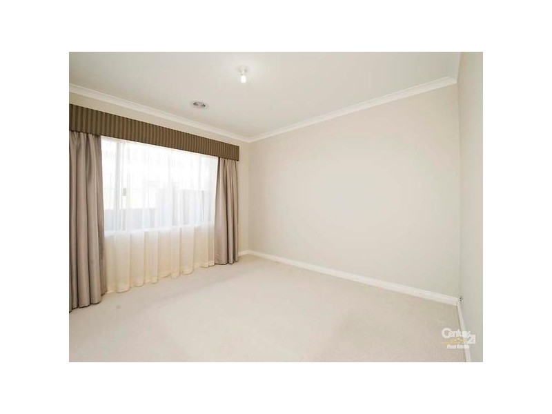 76 Wisful Pde, Aveley WA 6069