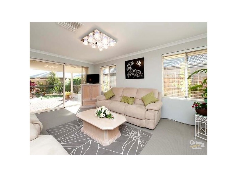 28 Ardmore Parade, Ellenbrook WA 6069
