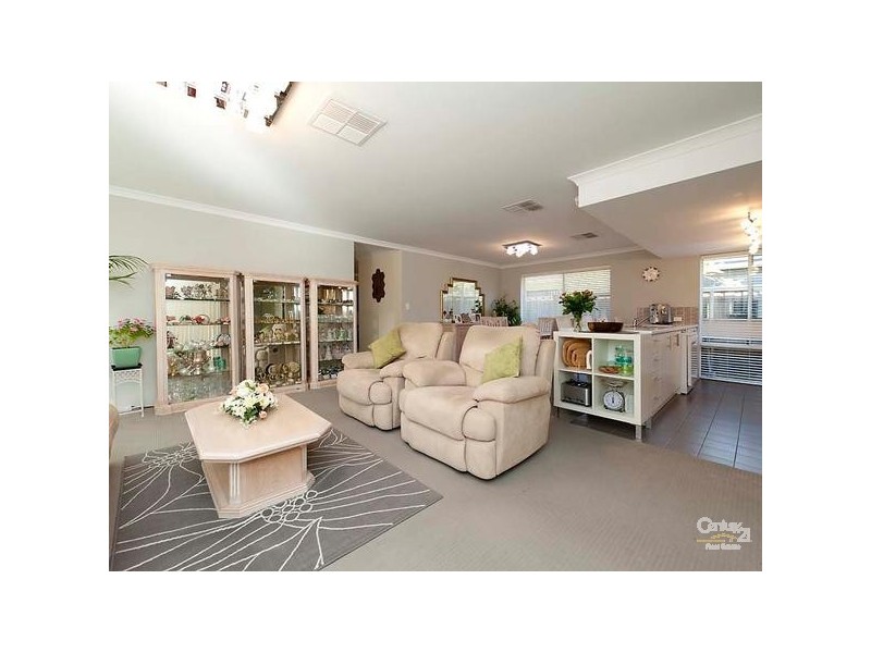 28 Ardmore Parade, Ellenbrook WA 6069