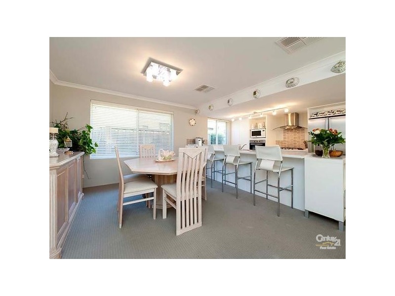 28 Ardmore Parade, Ellenbrook WA 6069