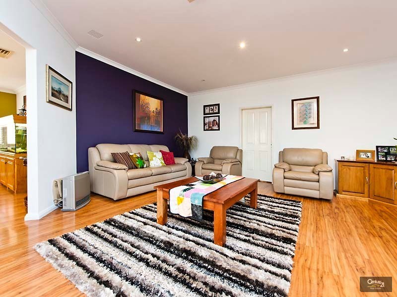 12 Carinta Court, Ellenbrook WA 6069