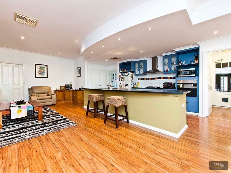 12 Carinta Court, Ellenbrook WA 6069