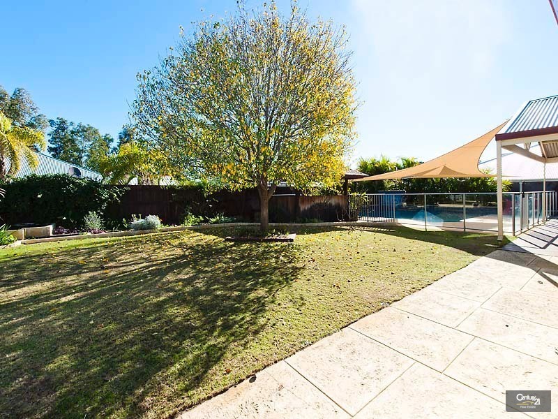 12 Carinta Court, Ellenbrook WA 6069