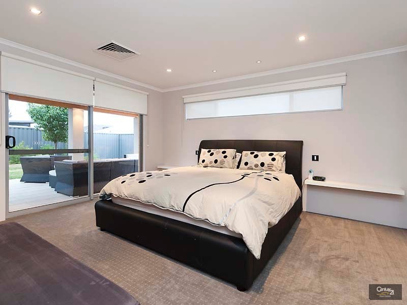 8 Whitehart Entrance, Aveley WA 6069