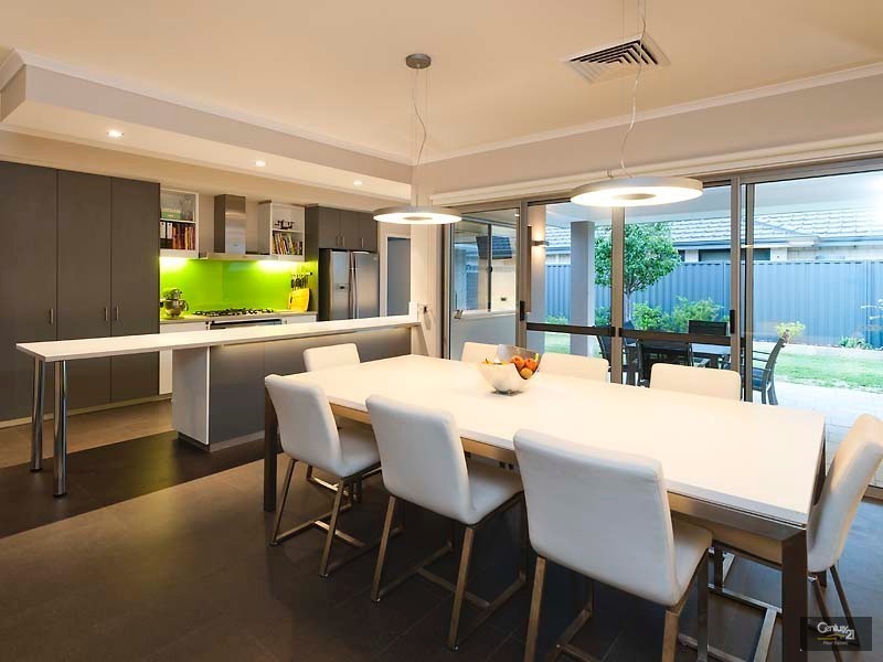 8 Whitehart Entrance, Aveley WA 6069