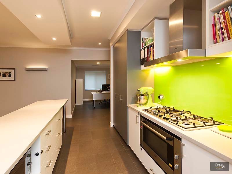 8 Whitehart Entrance, Aveley WA 6069