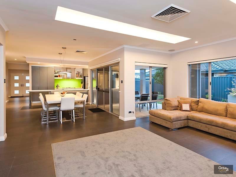 8 Whitehart Entrance, Aveley WA 6069