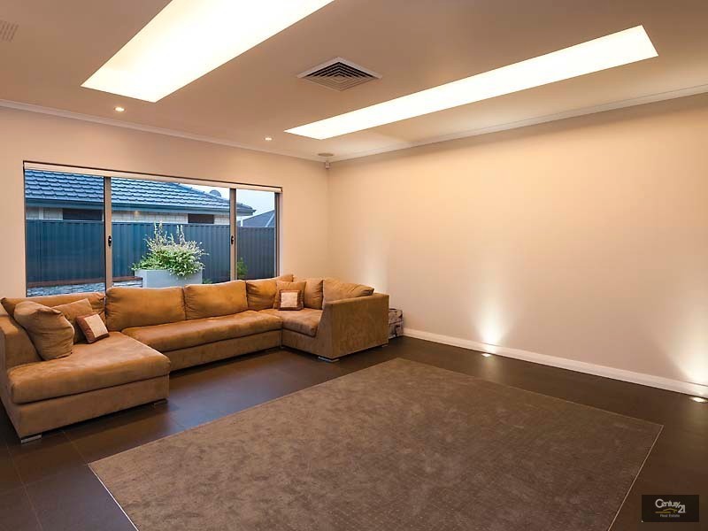 8 Whitehart Entrance, Aveley WA 6069