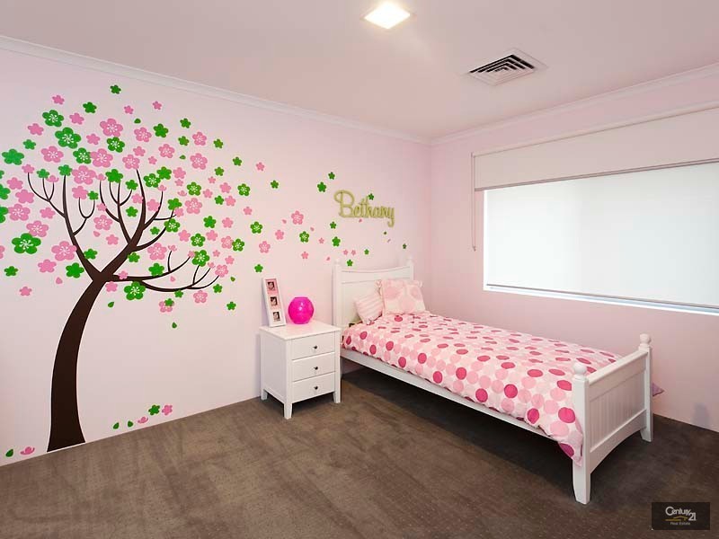 8 Whitehart Entrance, Aveley WA 6069