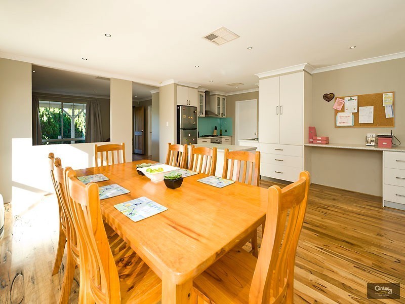 27 Midsummer Circle, Ellenbrook WA 6069