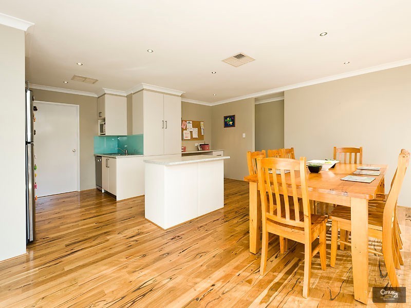 27 Midsummer Circle, Ellenbrook WA 6069