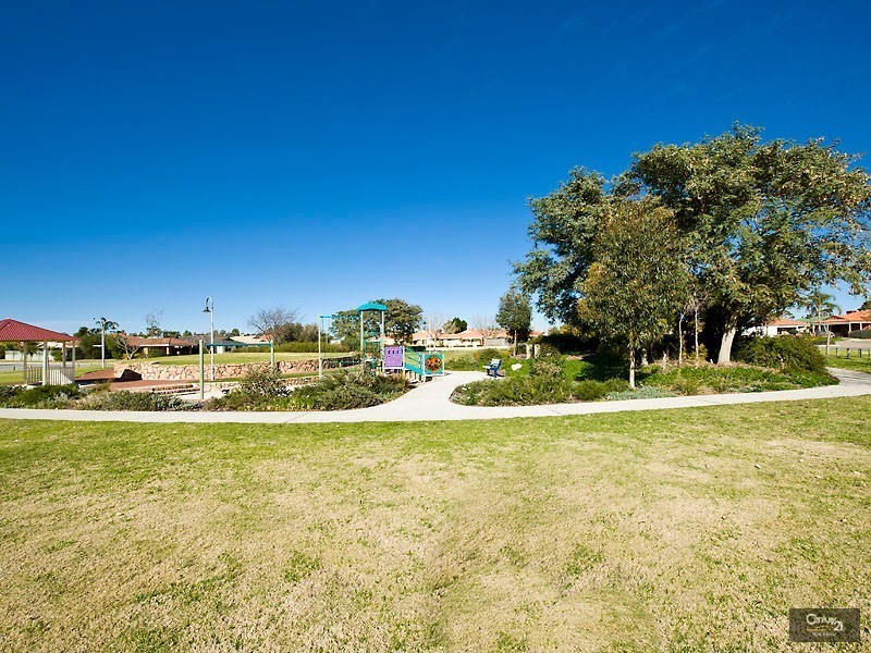 27 Midsummer Circle, Ellenbrook WA 6069