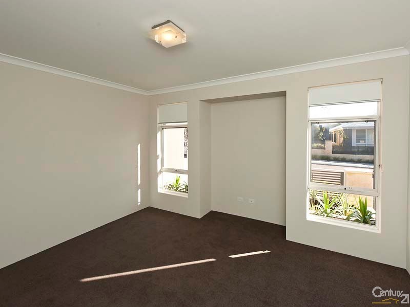 8 Celadon Tce, Aveley WA 6069