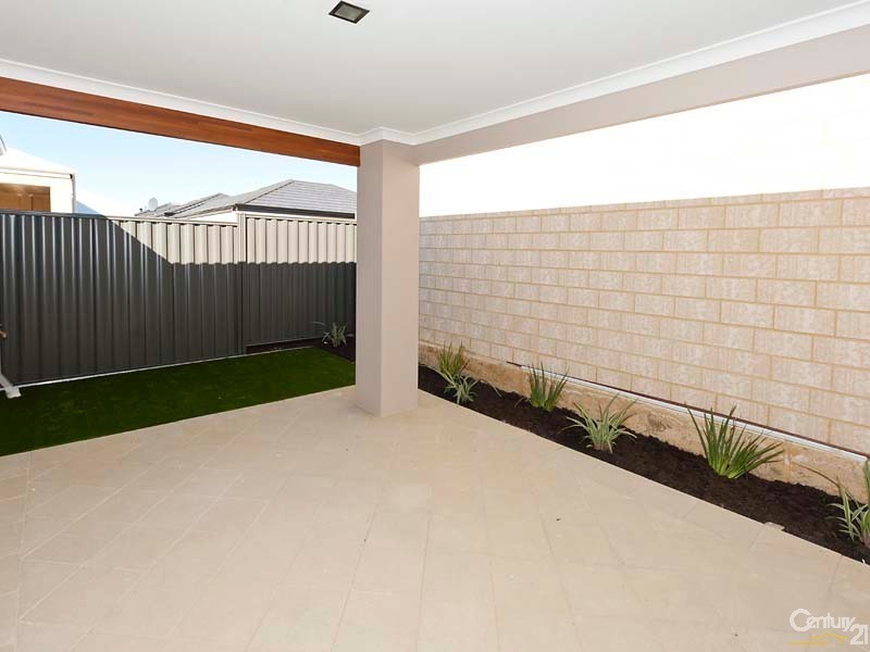 8 Celadon Tce, Aveley WA 6069