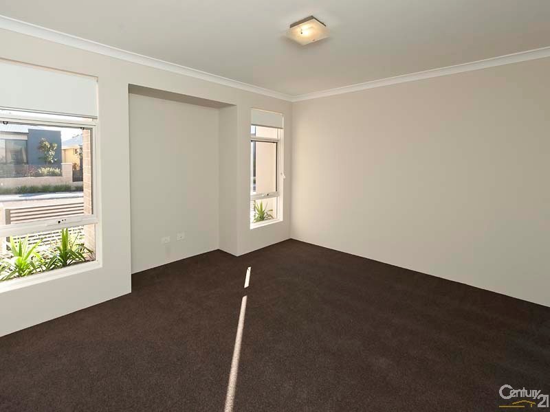 8 Celadon Tce, Aveley WA 6069