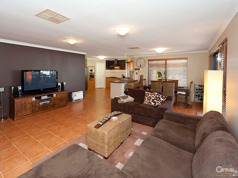 52 Garran Loop, Henley Brook WA 6055