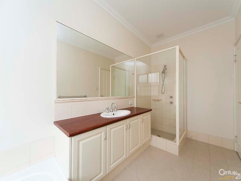 19 Edgecombe Pass, Aveley WA 6069