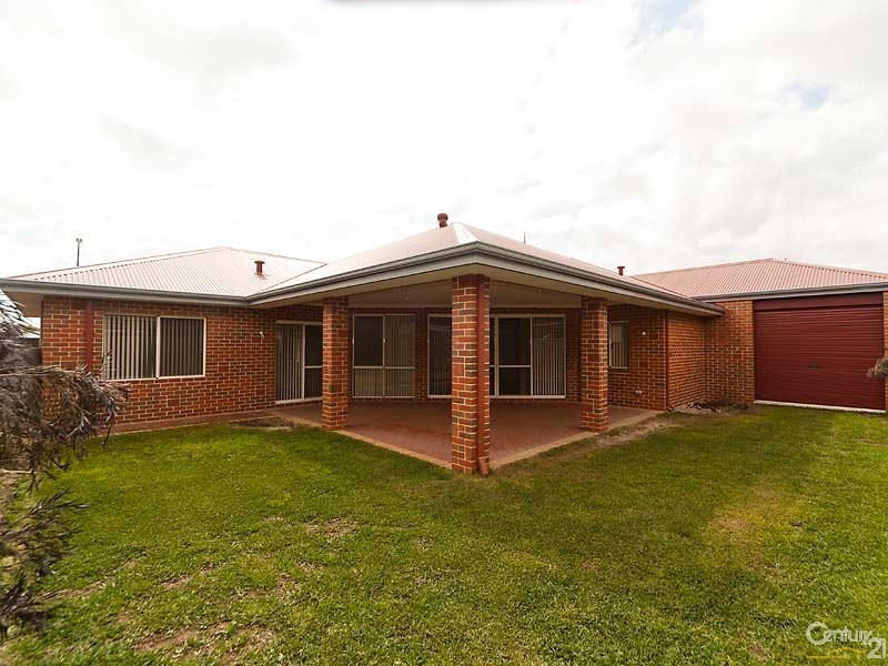 19 Edgecombe Pass, Aveley WA 6069