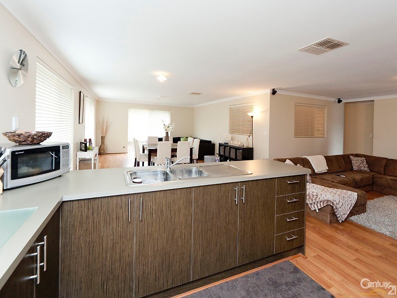 6 Hatfield Road, Ellenbrook WA 6069