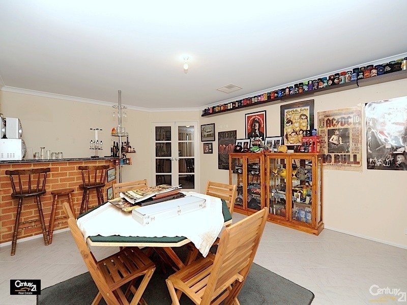 8 Blendon Ave, Ellenbrook WA 6069