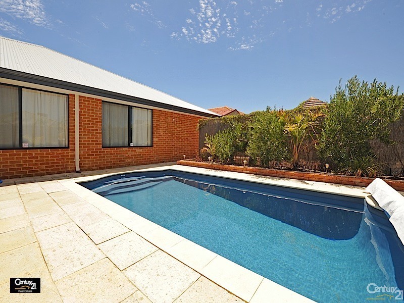 8 Blendon Ave, Ellenbrook WA 6069