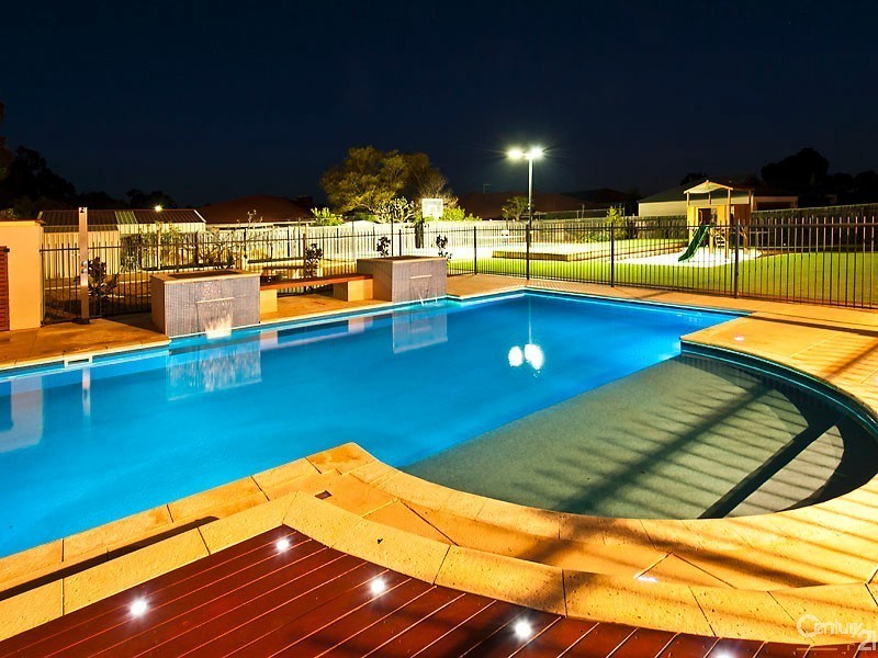 102 Chardonnay Drive, The Vines WA 6069
