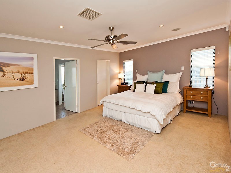102 Chardonnay Drive, The Vines WA 6069