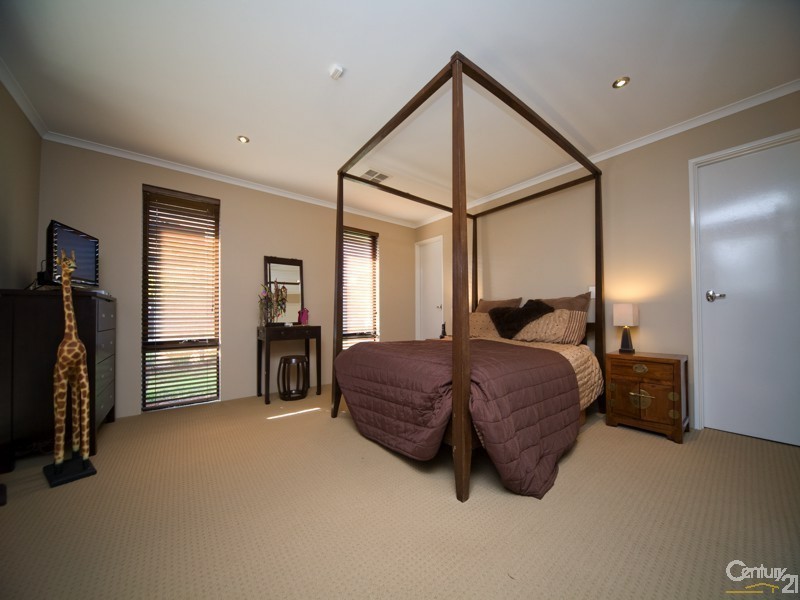 6 Bramley Tce, The Vines WA 6069