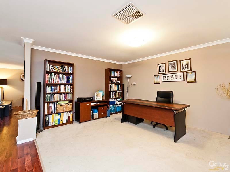 33 Derricap Ave, Ellenbrook WA 6069