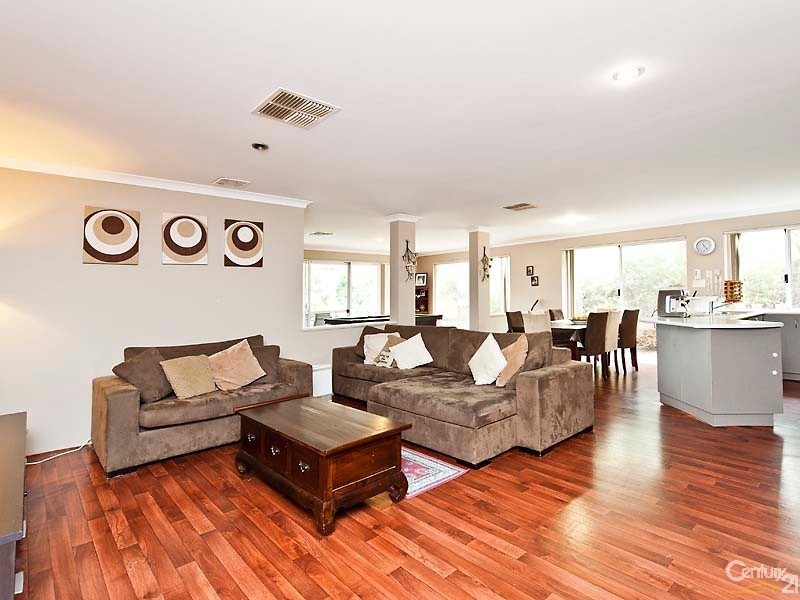 33 Derricap Ave, Ellenbrook WA 6069