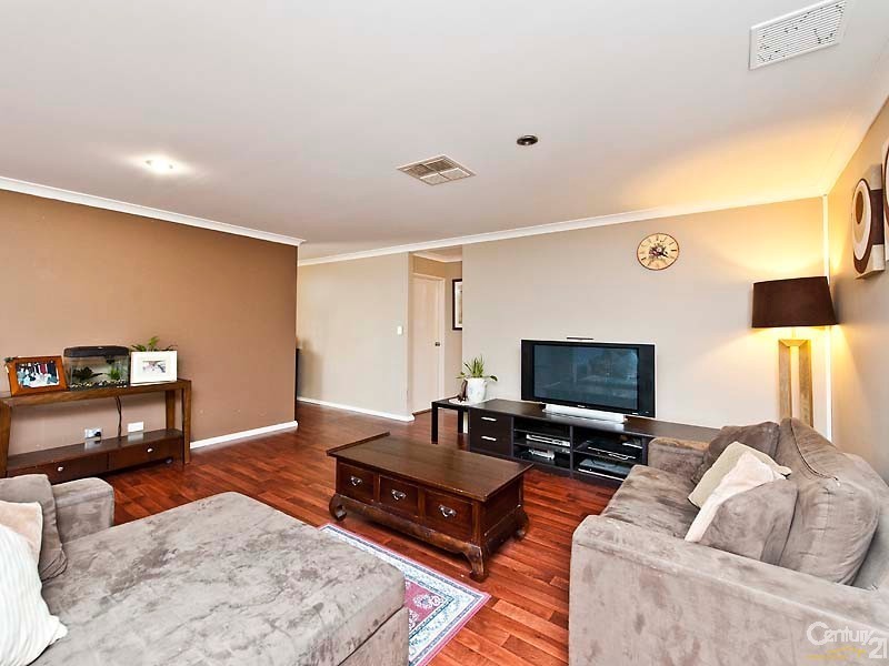 33 Derricap Ave, Ellenbrook WA 6069