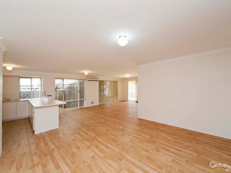 17 Woodlake Blvd, Ellenbrook WA 6069