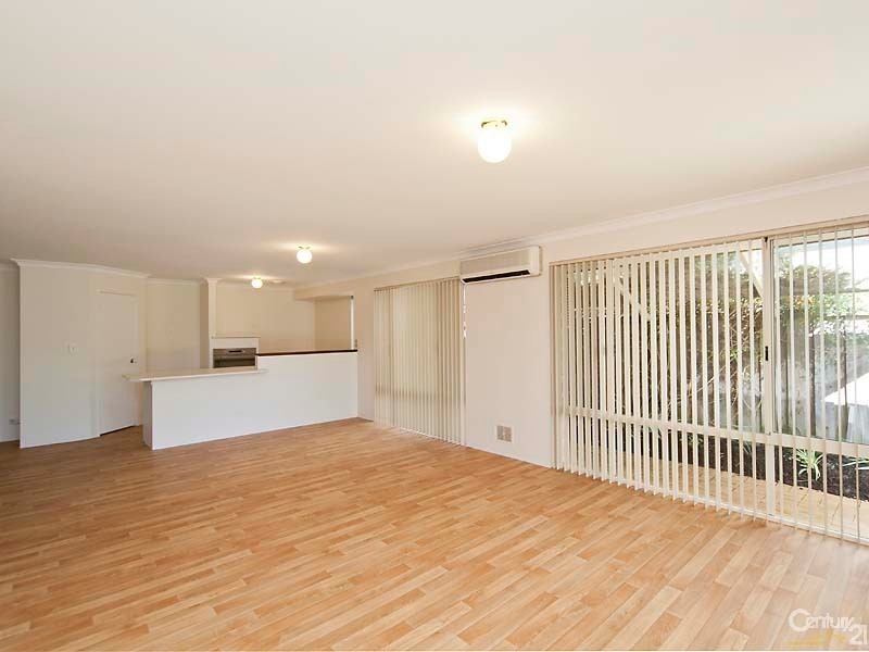 17 Woodlake Blvd, Ellenbrook WA 6069