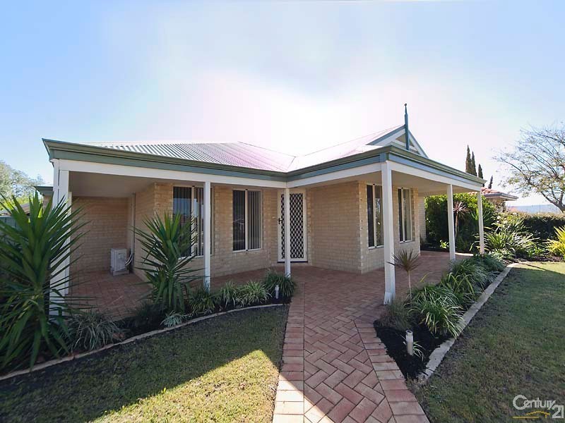 17 Woodlake Blvd, Ellenbrook WA 6069
