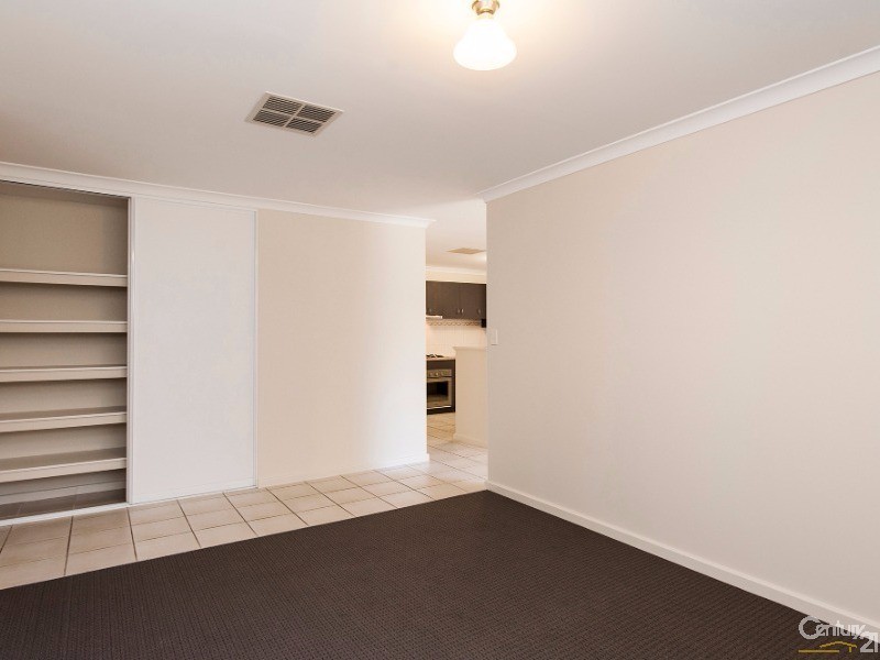3 Blendon Ave, Ellenbrook WA 6069
