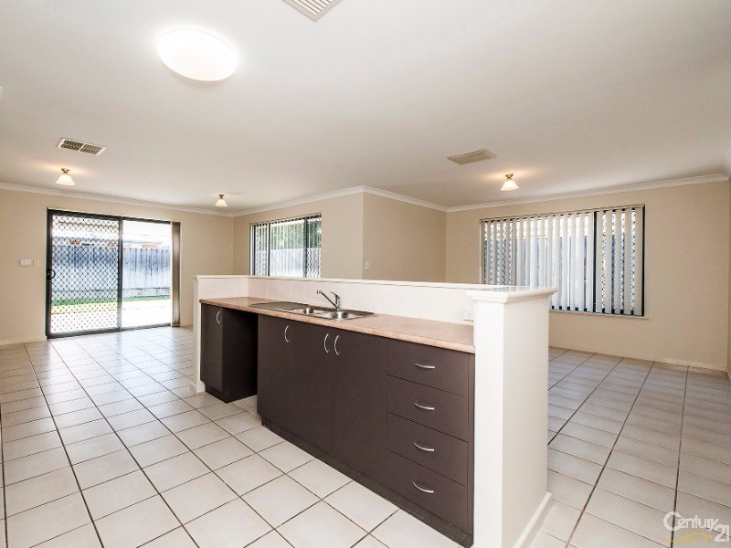 3 Blendon Ave, Ellenbrook WA 6069