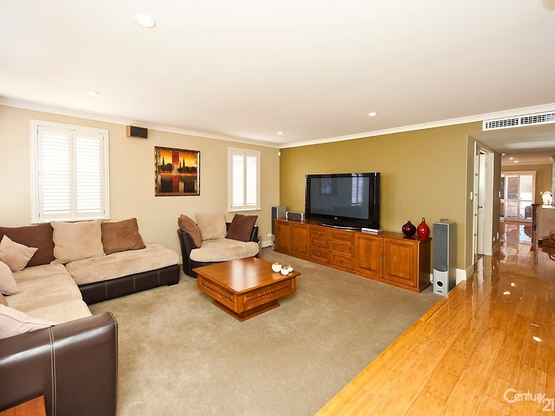 78 Sandown Circle, Henley Brook WA 6055