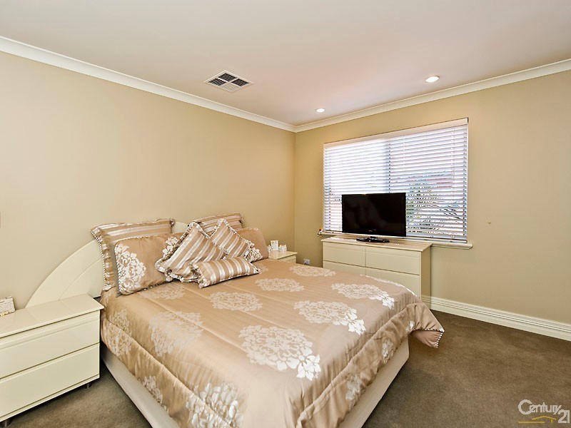 78 Sandown Circle, Henley Brook WA 6055