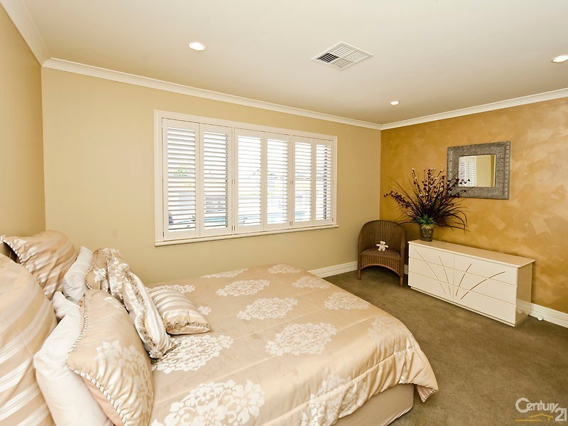 78 Sandown Circle, Henley Brook WA 6055