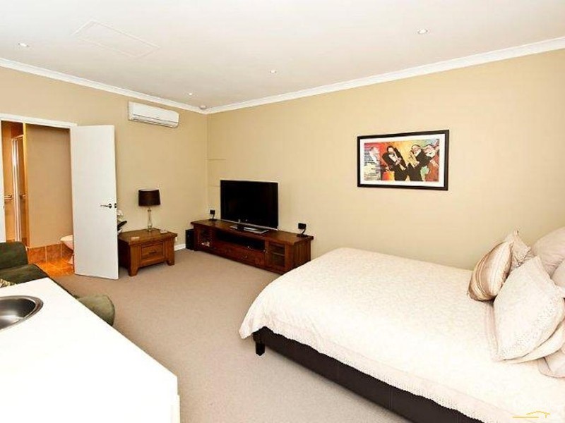 78 Sandown Circle, Henley Brook WA 6055