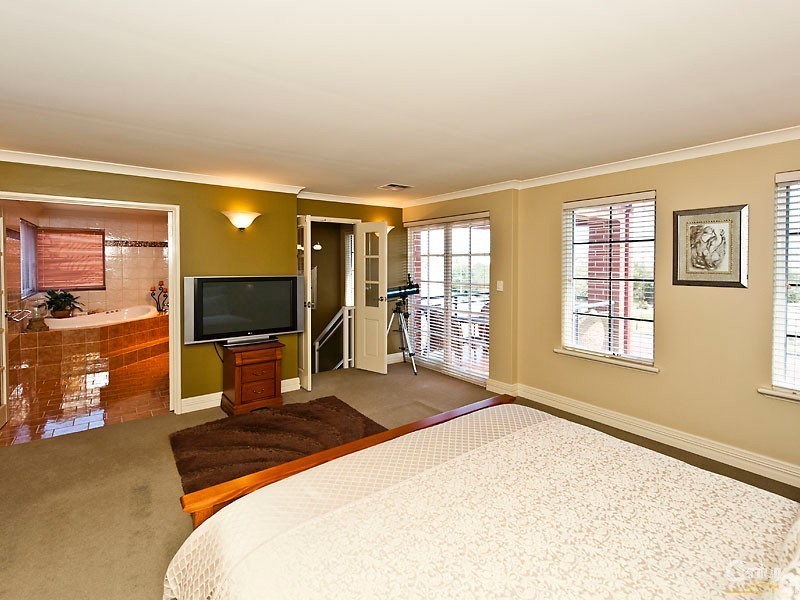 78 Sandown Circle, Henley Brook WA 6055