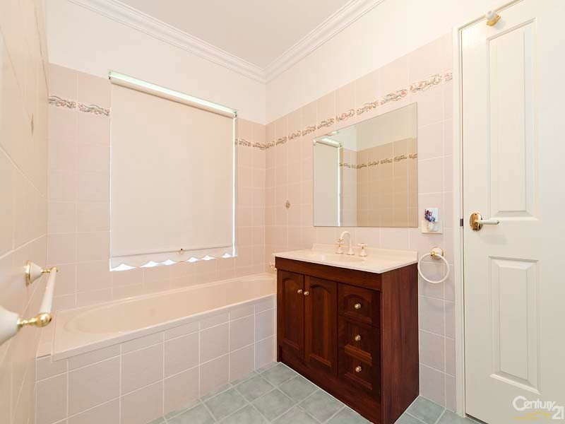 29 Horseshoe Circuit, Henley Brook WA 6055