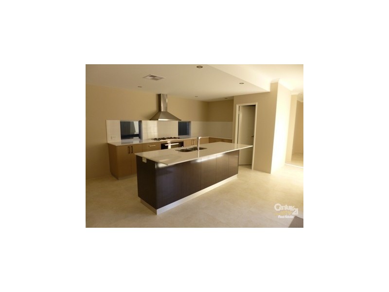 18 Lago Promenade, Aveley WA 6069