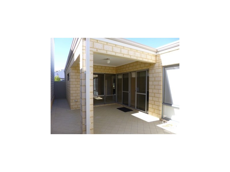 18 Lago Promenade, Aveley WA 6069